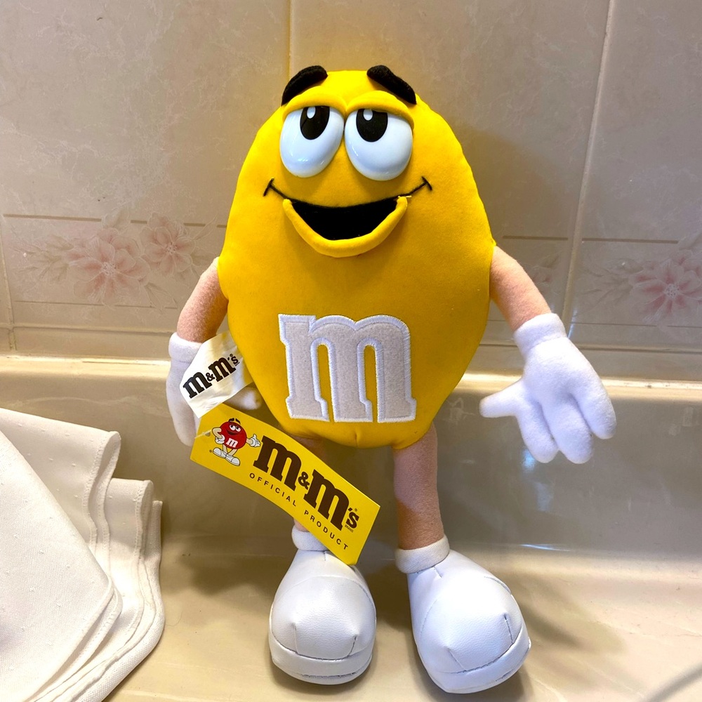 M&M's Yellow Character NWT